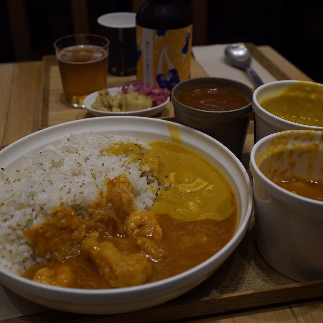 さ〜て、今週の #Curry Stock Tokyoはトマトと鶏肉の #カレー カシューナッツのホッダ、エビのフレンチカレーっス！ #金曜カレー部